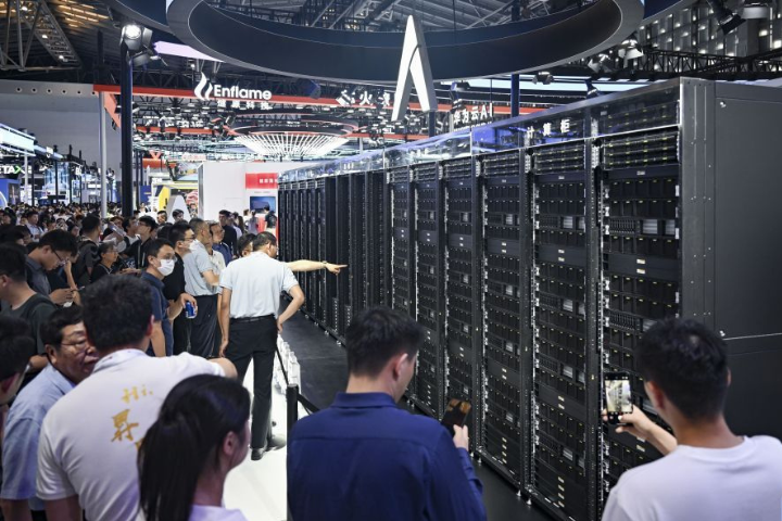 華為展示新AI系統CloudMatrix 384　挑戰輝達旗艦產品