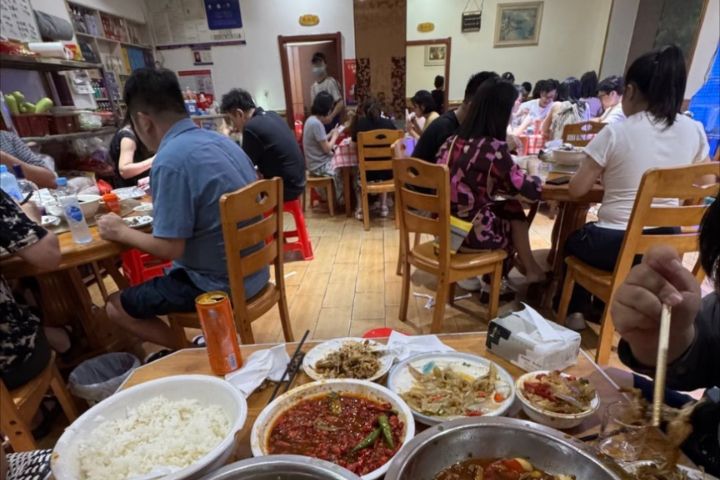 煙火氣與人情味，讓大陸的「蒼蠅館子」在激烈競爭下殺出血路。圖/取自微信