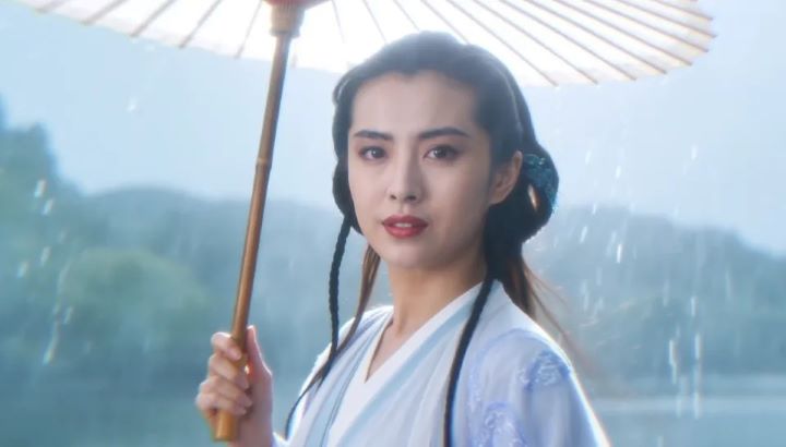 息影多年的王祖賢將自己的AI形象授權給遊戲《天下》,推出AI短片《倩影》,讓經典時期的影像以新的方式重新出現在觀眾面前。圖/取自微博