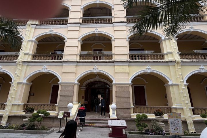 1917年7月,孫中山於廣州在此建立「中華民國軍政府」,展開護法運動,建築也因此有了「大元帥府」之名。圖/記者陳素貞攝