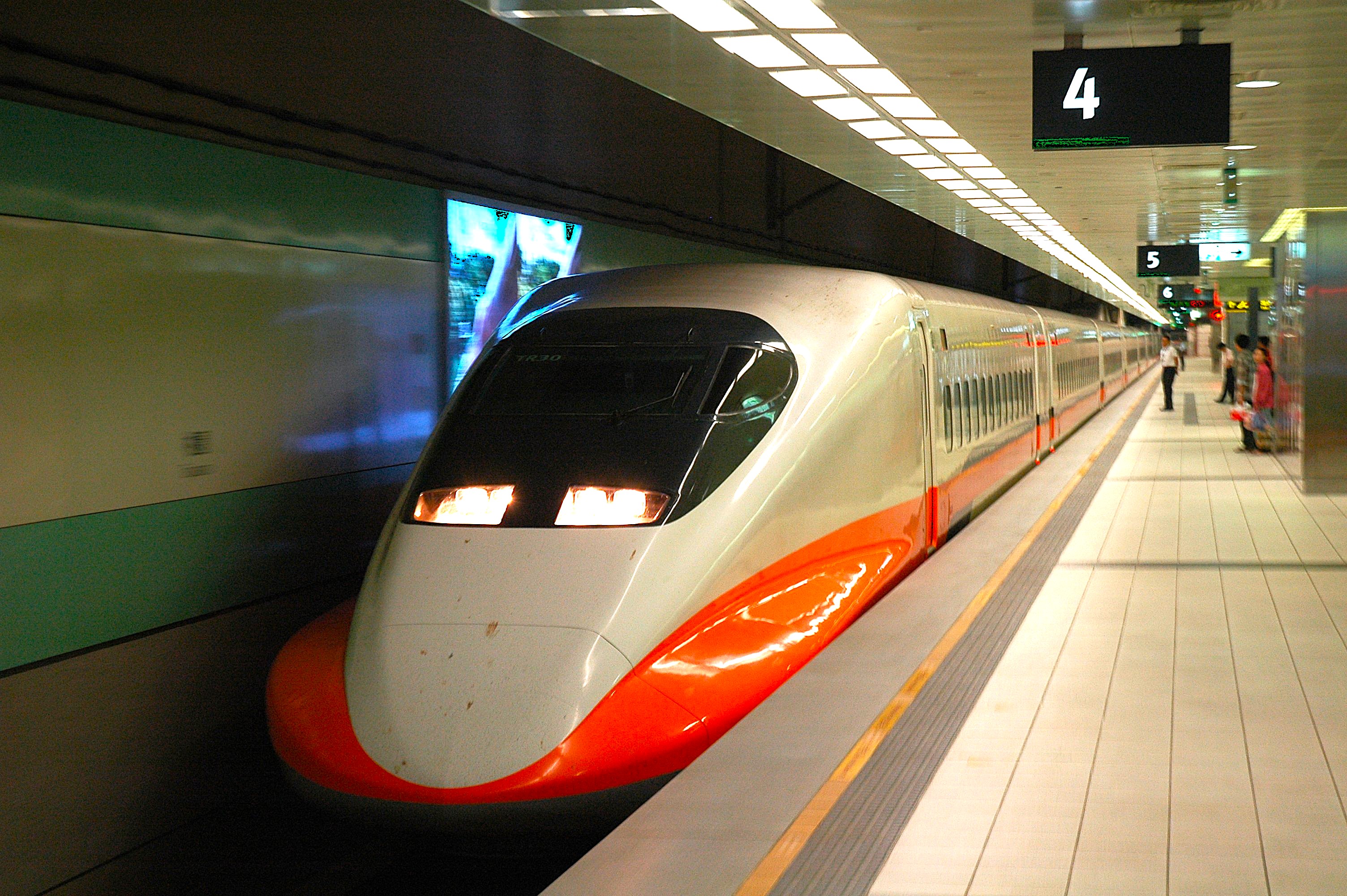  台灣高鐵700T型列車示意圖。圖／Jpatokal，Wikimedia Commons，CC BY-SA 4.0