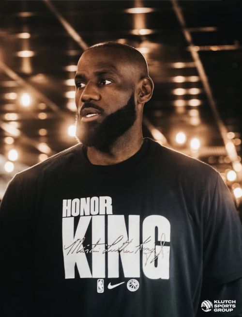  湖人球星「詹皇」詹姆斯未能擠進先發名單，連續21年入選明星賽先發的紀錄正式中斷。圖/取自LeBron James IG