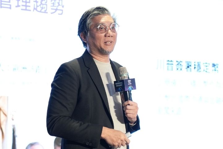  跨鏈科技業務經理鄭鈞中提醒企業，在選擇交易平台時，應特別留意業者的牌照種類是否符合實際需求，才能確保資產流動性、安全性與風險控管皆符合法規。圖/記者陳思攝