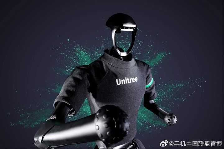  宇樹三度亮相春晚，也引發外界對「技術表演」與「實際應用」之間落差的討論。圖/取自手機中國聯盟官博