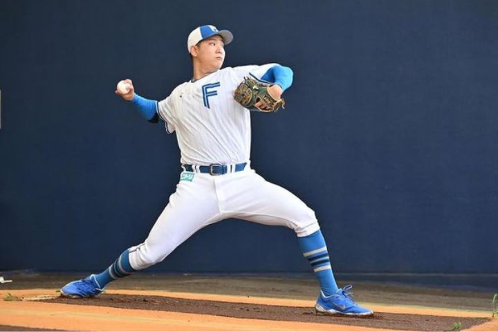 古林睿煬在日本火腿鬥士牛棚練投。圖/取自日本火腿隊IG