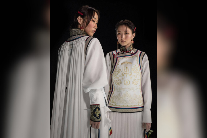 蒙古這套奧運服裝，傳達了蒙古傳統與文化精隨。圖/取自蒙古奧委會臉書@Монголын Үндэсний Олимпын Хороо - MNOC
