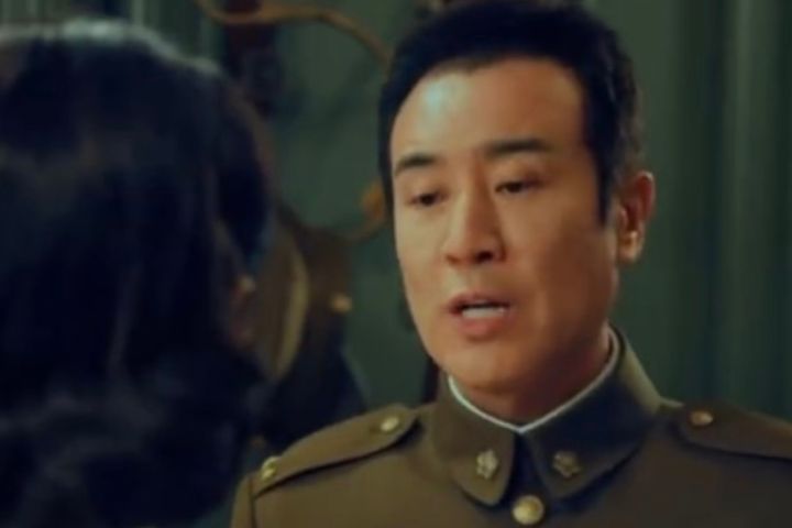 《沉默的榮耀》劇中，吳石（于和偉飾）以國民政府國防部參謀次長身分潛伏台灣。圖/取自影片
