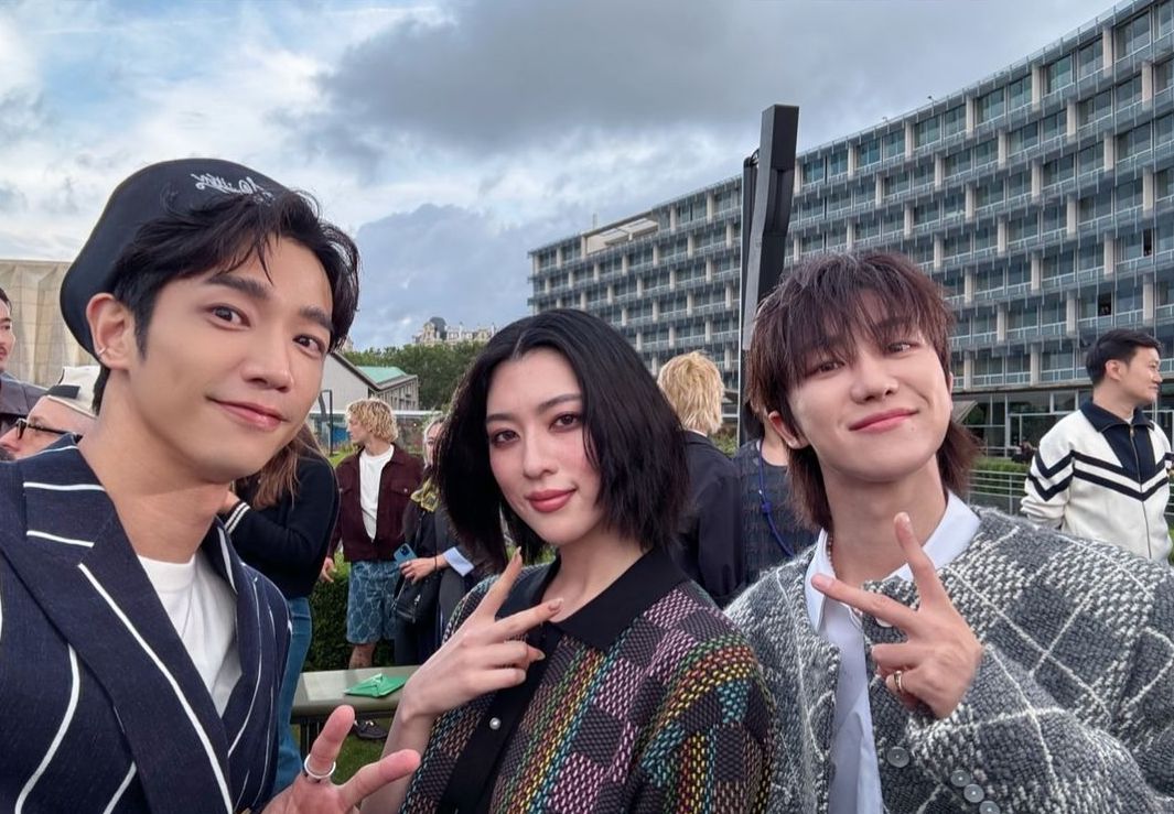 劉以豪與三吉彩花、徐明浩合影。圖/劉以豪工作室提供