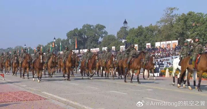 印度閱兵式，來自喜馬拉雅地區的「贊斯卡矮種馬」。牠們身形不高，卻以耐寒、耐力驚人聞名。圖/取自Armstrong的航空之翼微博