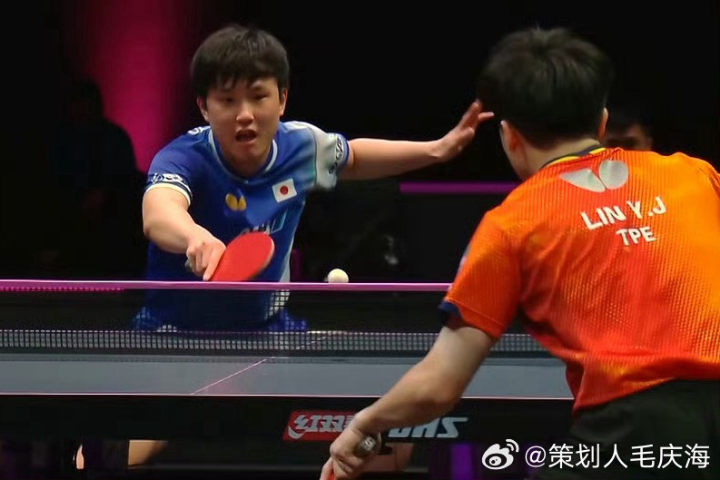  不敵林昀儒的日本名將張本智和（圖左），世界排名則從第4名下滑至第5名。圖/取自策畫人毛慶海微博