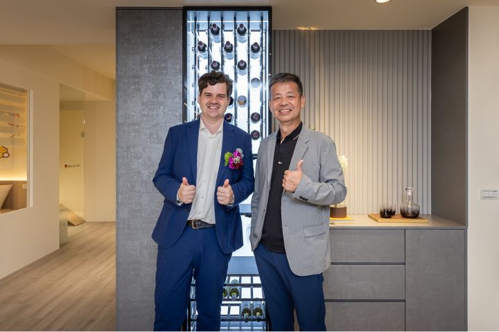 Hettich與歐德合作數年，東南亞區副總裁 Alexander Ziehe來台參觀台灣歐德國際物流中心。圖/歐德集團提供