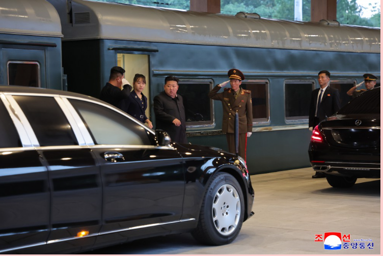 北韓最高領導人金正恩結束對大陸的訪問，於5月下午回到平壤。圖/取自朝中社