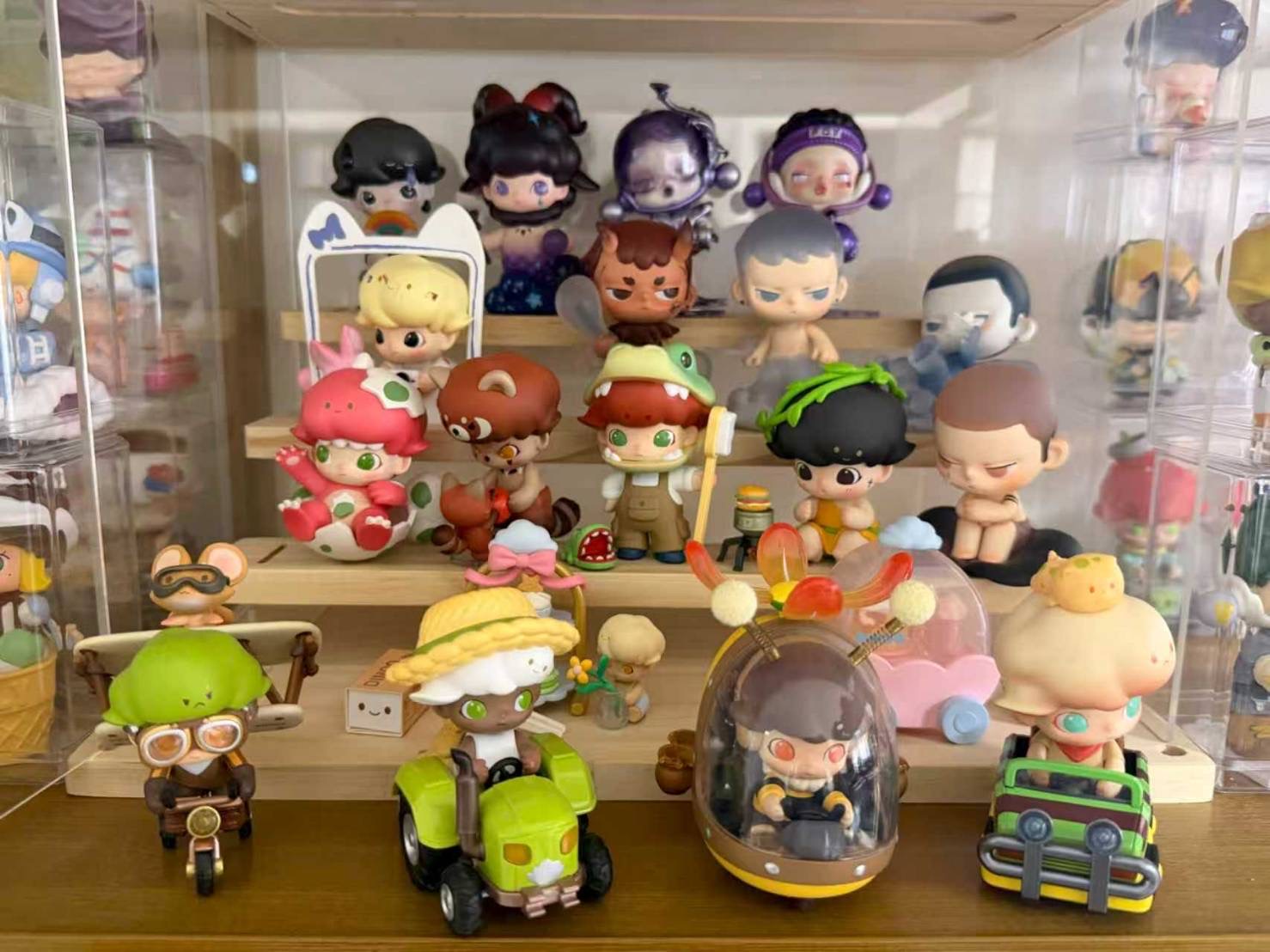 形象呆萌、治癒的盲盒公仔,成了大陸年輕人家中不可或缺的「收藏品」。圖/中新社記者劉遠攝