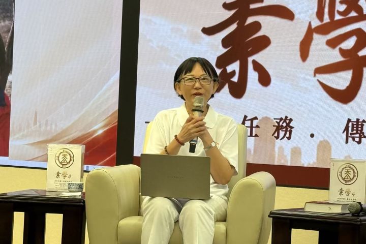 素行生命能量協會秘書長李雅琳感性地表示:「人生風暴從來不是懲罰,而是上天最溫柔的叩門。我終於參透,強勢掌控不是力量,『臣服』才是最強大的靈性力量。」圖/梅花新聞網張蔭泉攝
