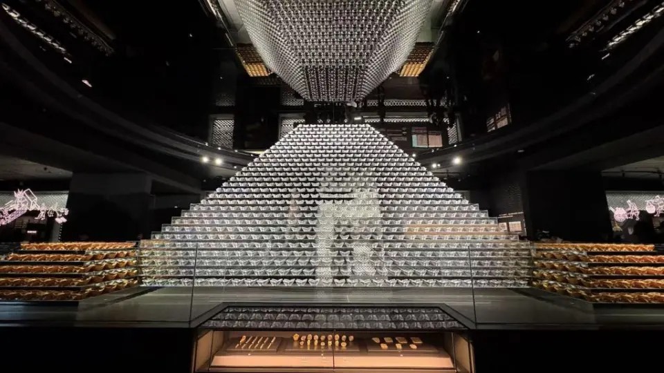   江口沉銀博物館內為數驚人的金錠、銀錠。圖/取自澎湃新聞