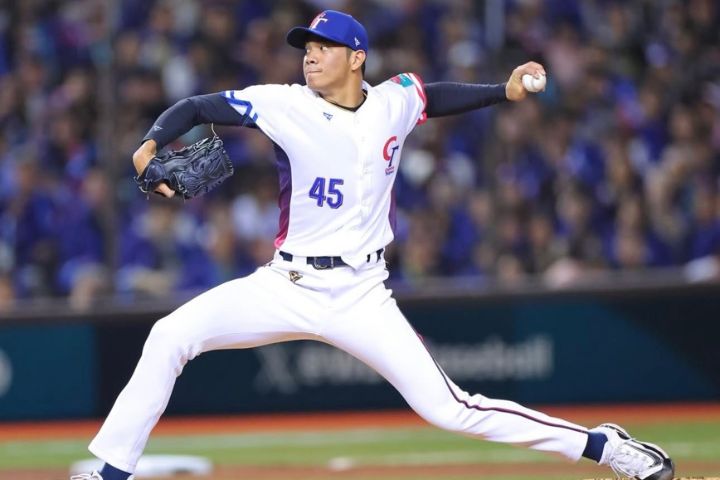 曾豪駒形容林維恩「年輕但無所畏懼」，具備成為頂尖投手的潛質。圖/取自林維恩IG