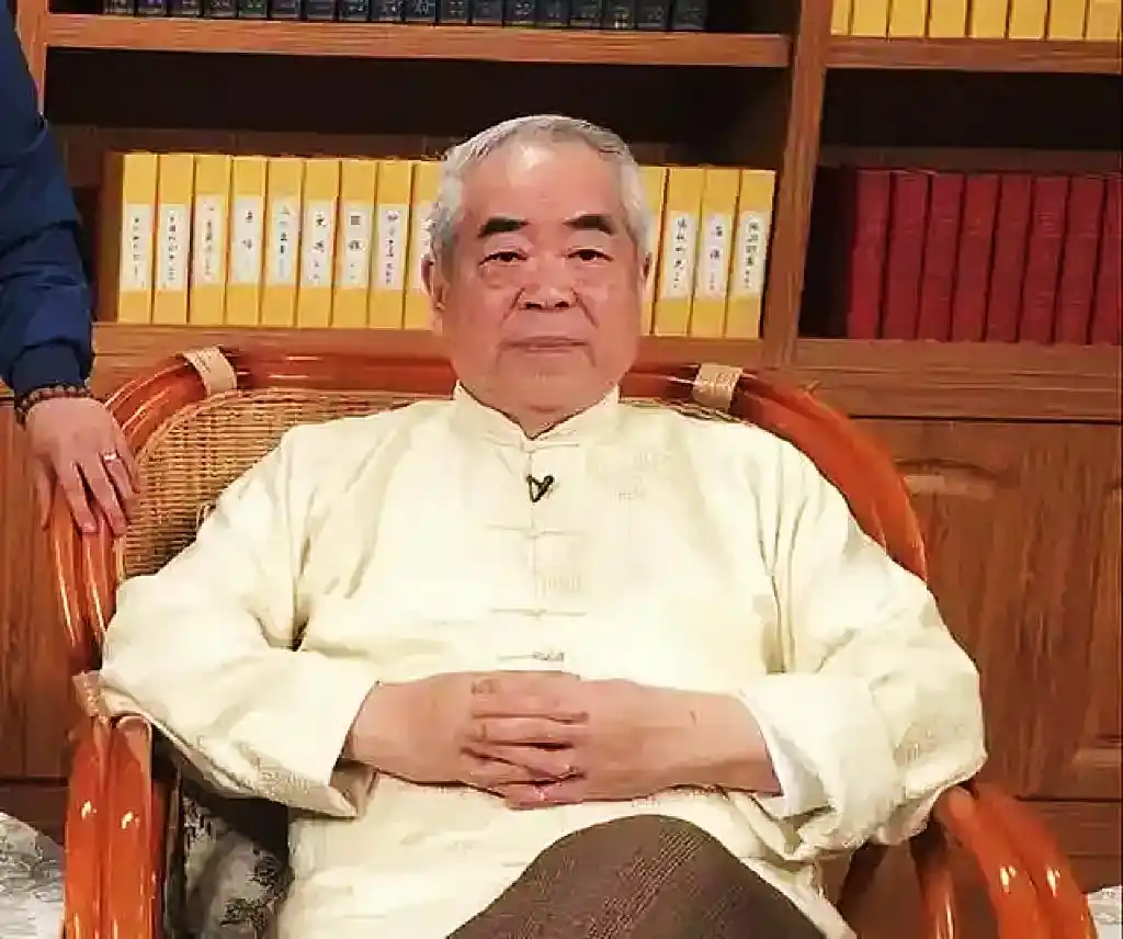 現年87歲的范曾，去年婚後至一年多，女兒范曉慧昨（16日）晚發聲明，范曾失聯無法聯繫上，如今已報案。圖／取自微博