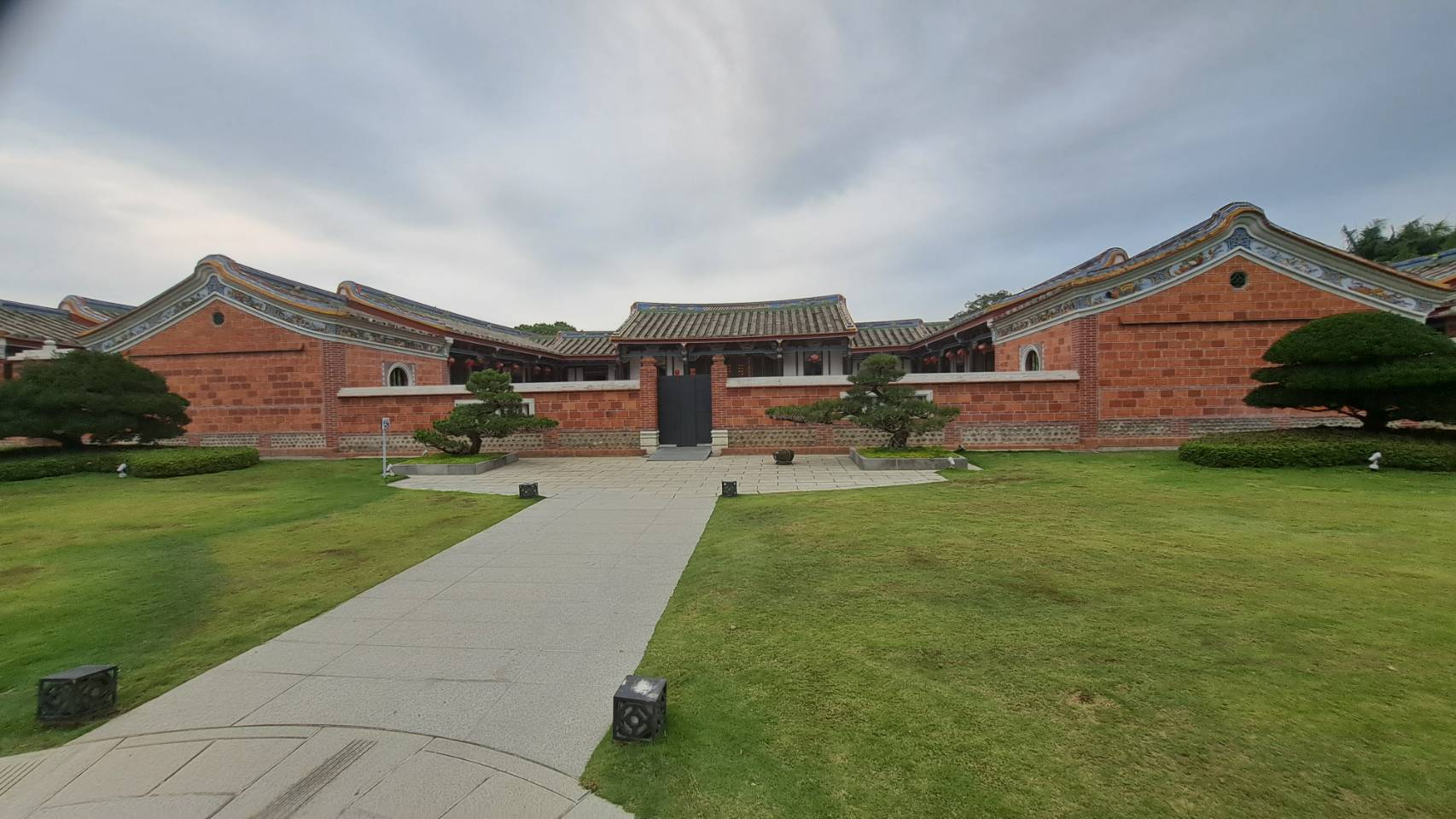 頂新魏家祖厝、祠堂，結合閩客建築風格。圖/宋秉忠攝