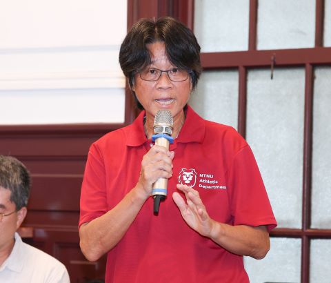 台師大女足抽血案，涉案教練周台英（圖）19日首度公開出面表達歉意，她語帶哽咽表示，深深感到非常抱歉。圖/中央社