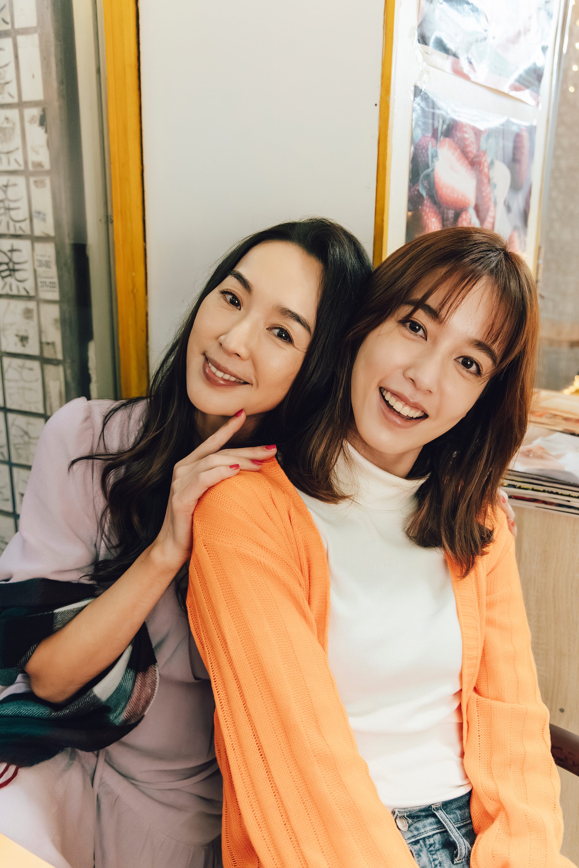 王靜瑩跟陳庭妮劇中演母女，兩人都是模特兒出身，站在一起毫不違和。圖/逆光電影股份有限公司提供
