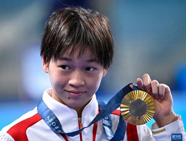 從廣東湛江農村走出的全紅嬋，14歲起連奪兩屆奧運金牌。圖/取自新華社