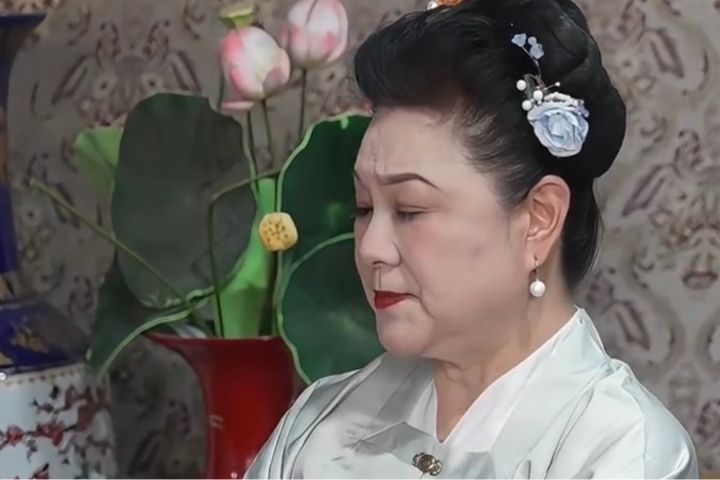 銀髮市場更值得期待的方向,是讓長者不只是花錢的人,也能成為內容與價值的提供者。圖/取自微博