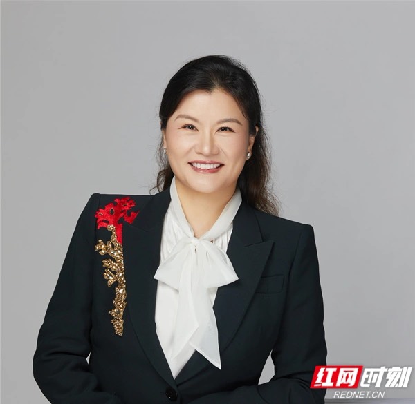 川習會國宴中，藍思科技董事長周群飛成為最受矚目的中國女性企業家。圖/取自紅網時刻