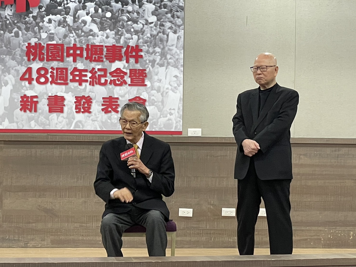 前立委張俊宏(左)認為,中壢事件後台灣民主發展的「下冊」,只有前民進黨主席許信良(右)能寫。圖/記者梁鴻欣攝