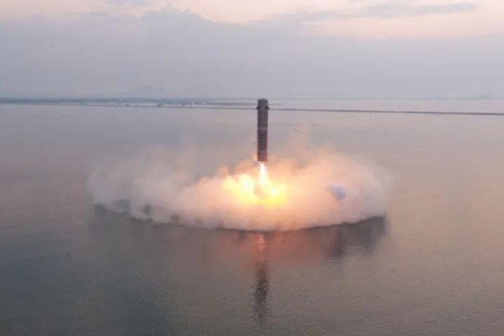 元行者一號驗證型火箭在海上懸停。圖/取自潮新聞