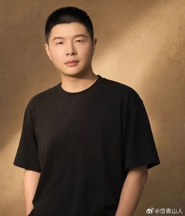 《過來人》的創作者，是來自武漢的「90後」影像工作者王琨喆，網路創作名稱為「喆FILM」。圖/取自岱青山人微博