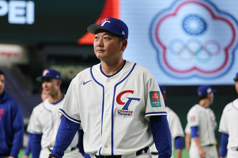 世界棒球經典賽(WBC)中華隊總教練曾豪駒(前)在場督軍。圖/中央社