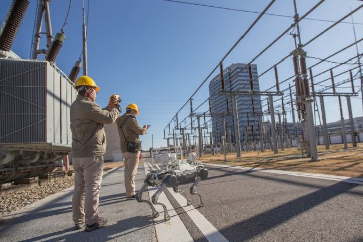 工業級機器狗，已在電力巡檢、安防巡邏等方面有極大的用途。圖/取自江蘇電網