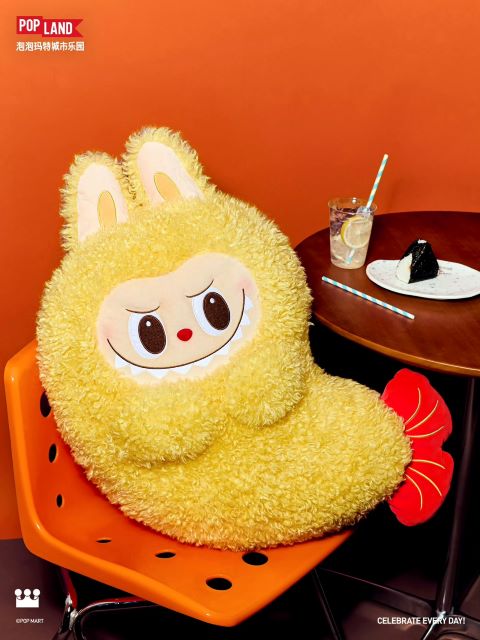 泡泡瑪特業績高度依賴旗下人氣IP「Labubu」。圖/取自泡泡瑪特官方微博