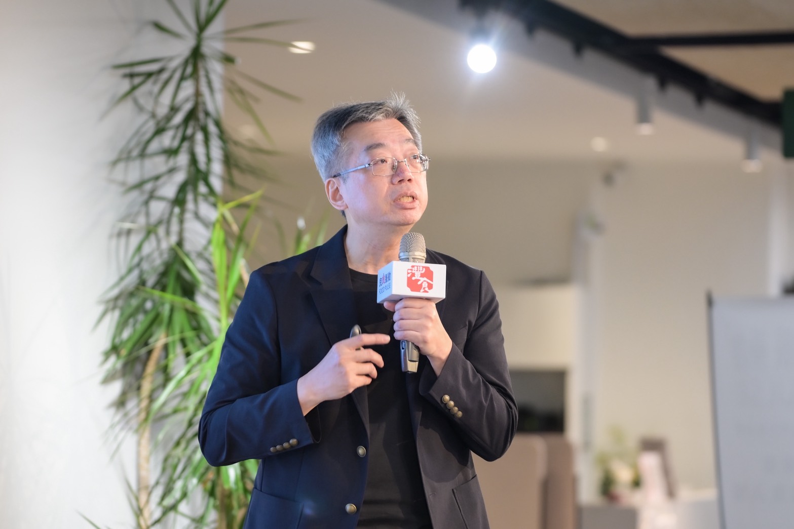 灃食教育基金會舉辦兒童成長講座，邀集兒童生長發育專家楊晨醫師、臺北醫學大學營養學院院長謝榮鴻及海洋大學食品科學系榮譽講座教授蔡國珍跨界分享，透過醫學與營養的科學實證，從睡眠、飲食到腸道健康多面向切入，解析孩子成長關鍵。圖/灃食教育基金會提供