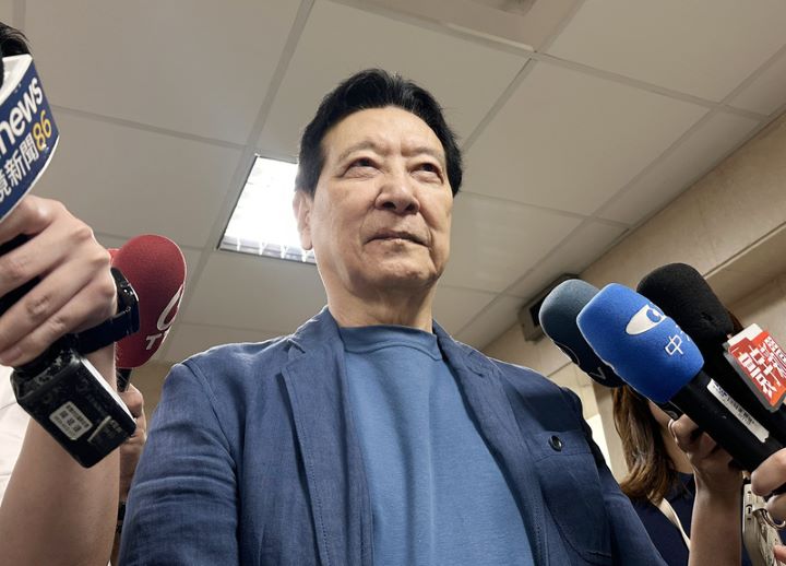 廣播節目「趙少康時間」主持人趙少康(圖)14日專訪民進黨台北市長參選人沈伯洋。節目結束後,趙少康接受聯訪。圖/中央社