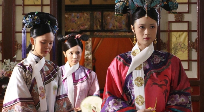 觀眾都非常喜歡的「華妃」蔣欣（右）。圖/取自截圖