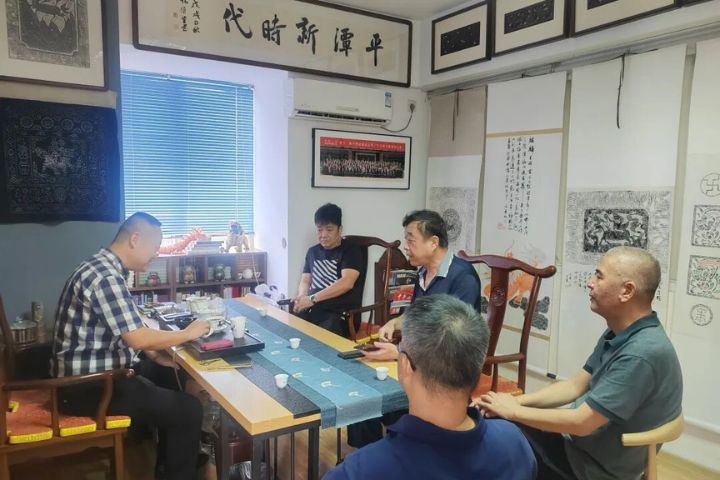 李義虎率團參訪平潭麒麟文化研究院,圍繞兩岸文化交流合作及中華優秀傳統文化創造性轉化、創新性發展等議題深入座談。圖/麒麟文化研究院提供