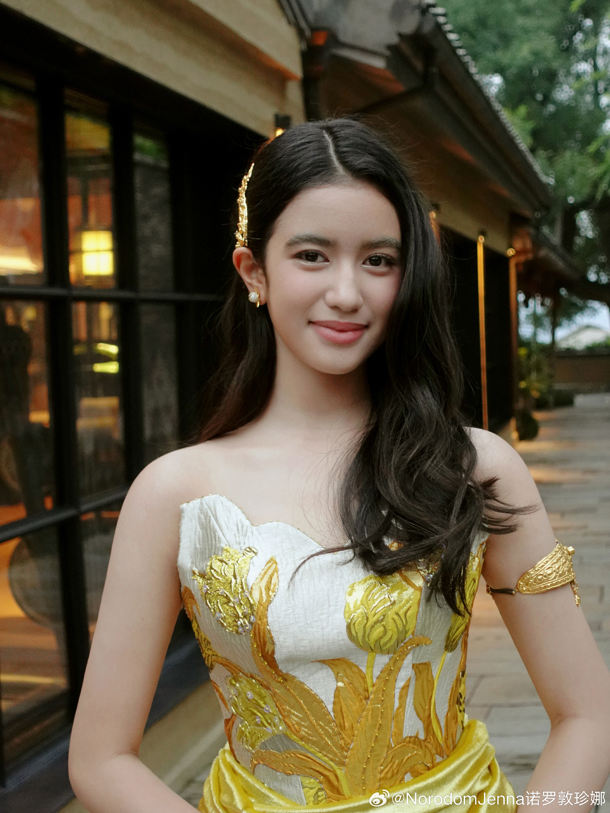 13歲的珍娜公主婷婷玉立，在中國已是家喻戶曉的明星。圖／取自中國娛樂網