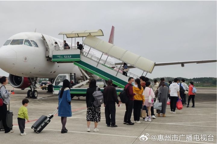 真正的藍海,則是理解退休族群擁有更多時間、更豐富的人生經驗,以及追求生活品質與自我實現的需求。圖/取自惠州市廣播電視台微博