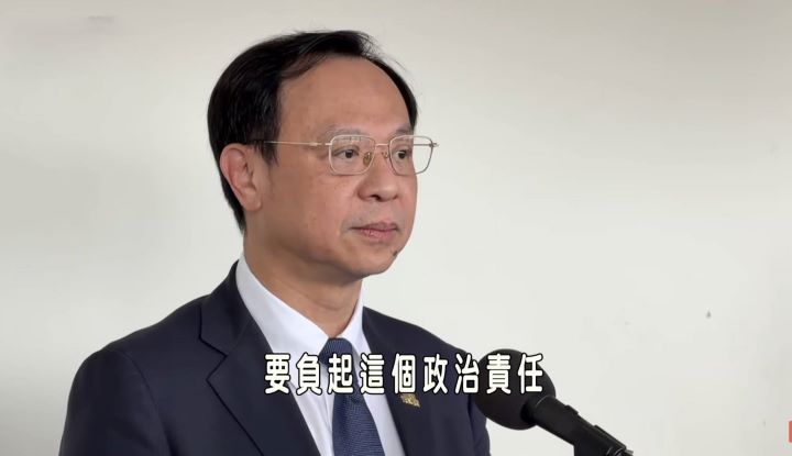 衛福部長石崇良日前赴立法院就中聯油脂食安爭議備詢，在野立委要求官員負起政治責任。圖／圖／ 擷取自TVBS/Youtube影片