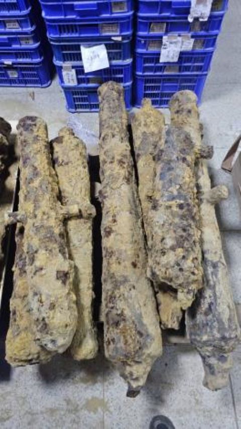 考古團隊經專業拆解與初步鑑定,整理出已銹蝕的砲管。圖/取自台南市府官網