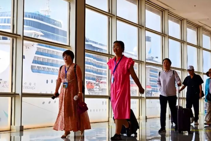 AI定製旅遊應用範圍也從單純的行程推薦,延伸至交通、住宿、餐飲、導覽、影像處理及預訂等完整旅遊流程。圖/取自新華社