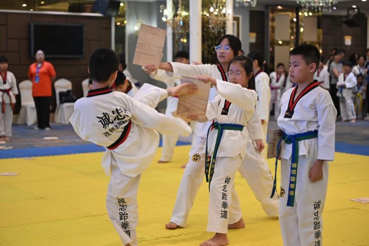 兩岸青年在特技擊破項目中,選手以穩健步伐和精準技巧贏得滿堂喝采。圖/青年薈組委會提供