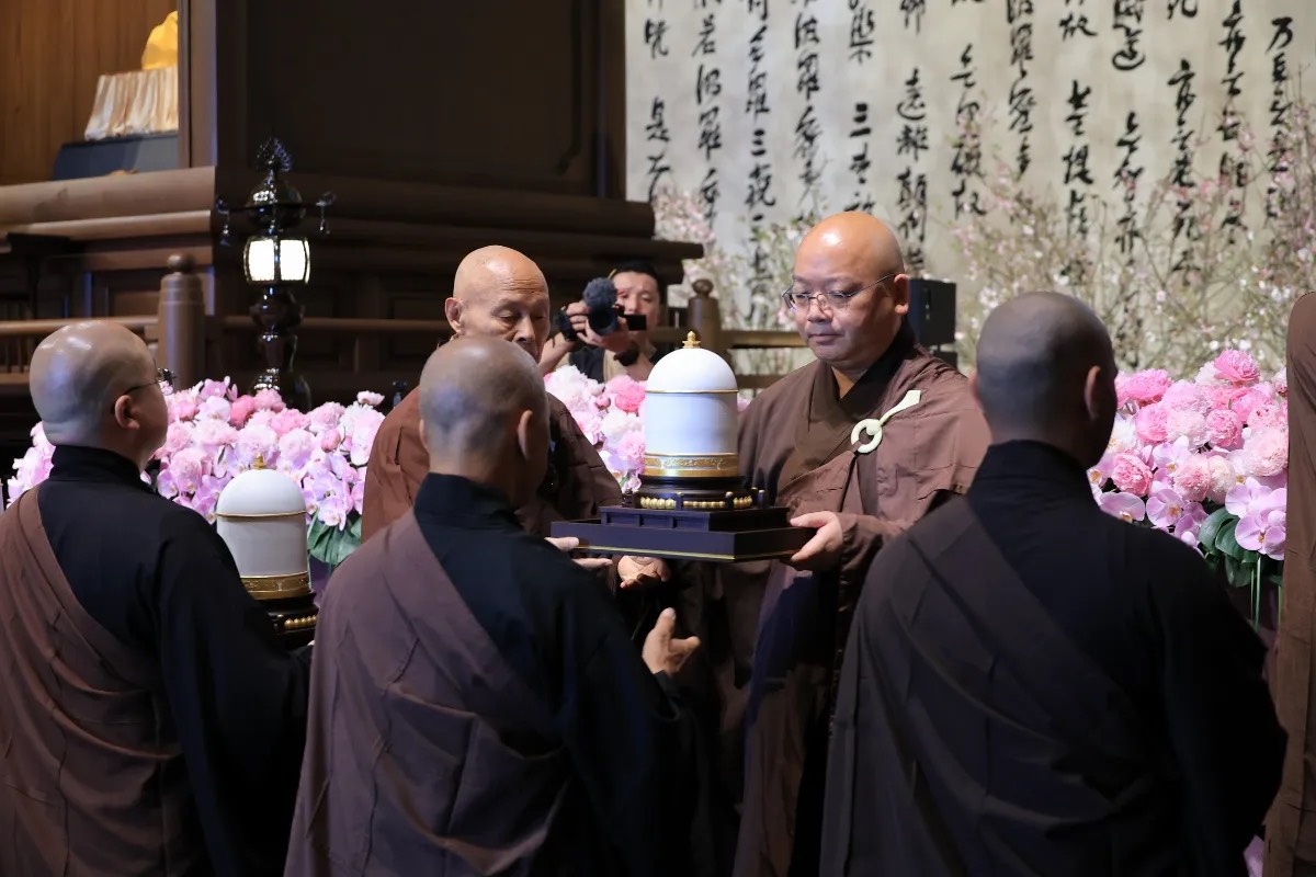 佛光山開山六十周年與星雲大師百歲誕辰，分燈典禮特別選在農曆二月初一、星雲大師出家紀念日舉行，意義重大。圖/佛光山提供