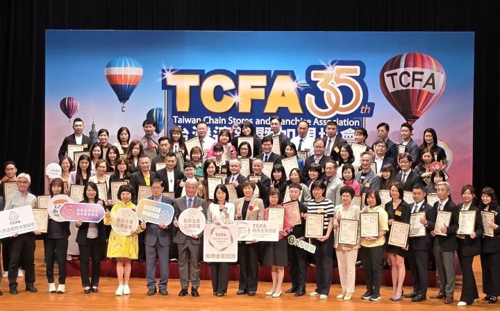 歐德家具再次通過嚴格評核,獲服務金賞認證。圖/歐德集團提供
