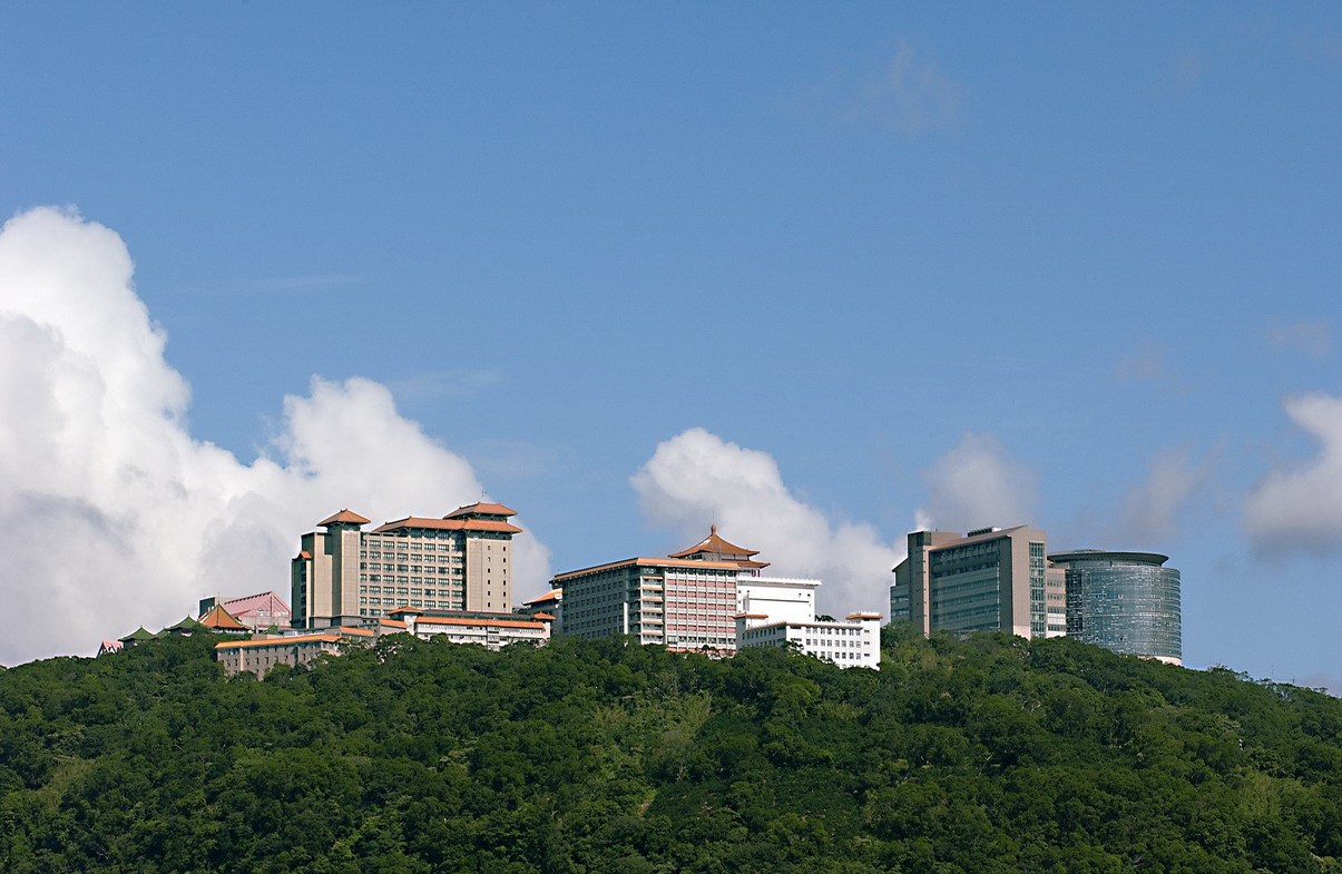文化大學體育館坐落於陽明山，擁有俯瞰雙北城市的無敵景觀。優質的場館設施，培養各類優秀體育人才。