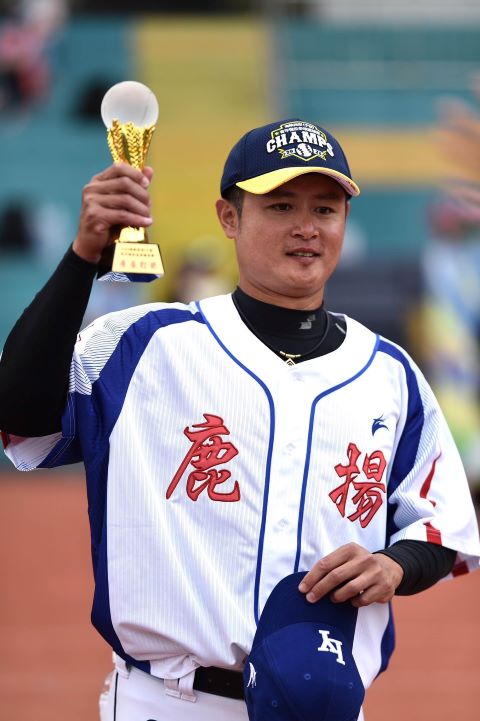 寧夏2025兩岸青年慢壘賽，台北鹿揚隊洪緯翔榮獲全壘打獎。圖/記者陳思豪攝