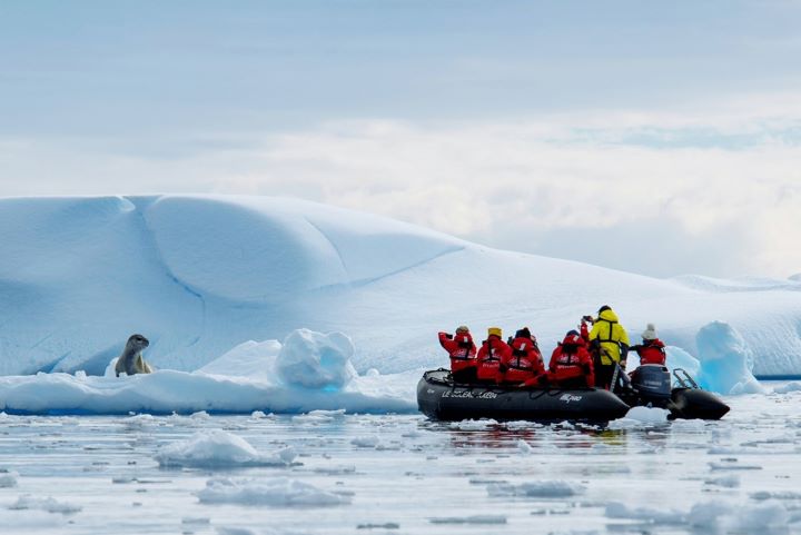 南極橡皮艇巡遊。圖/龐洛郵輪提供
