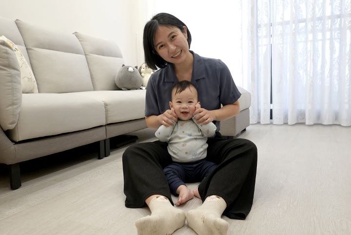 頻繁搬家加上嫩寶出生，讓營養師Tracy對建材品質要求「近乎苛求」，因此榮獲信譽品牌的歐德傢俱，成了她的首選。圖/歐德集團提供