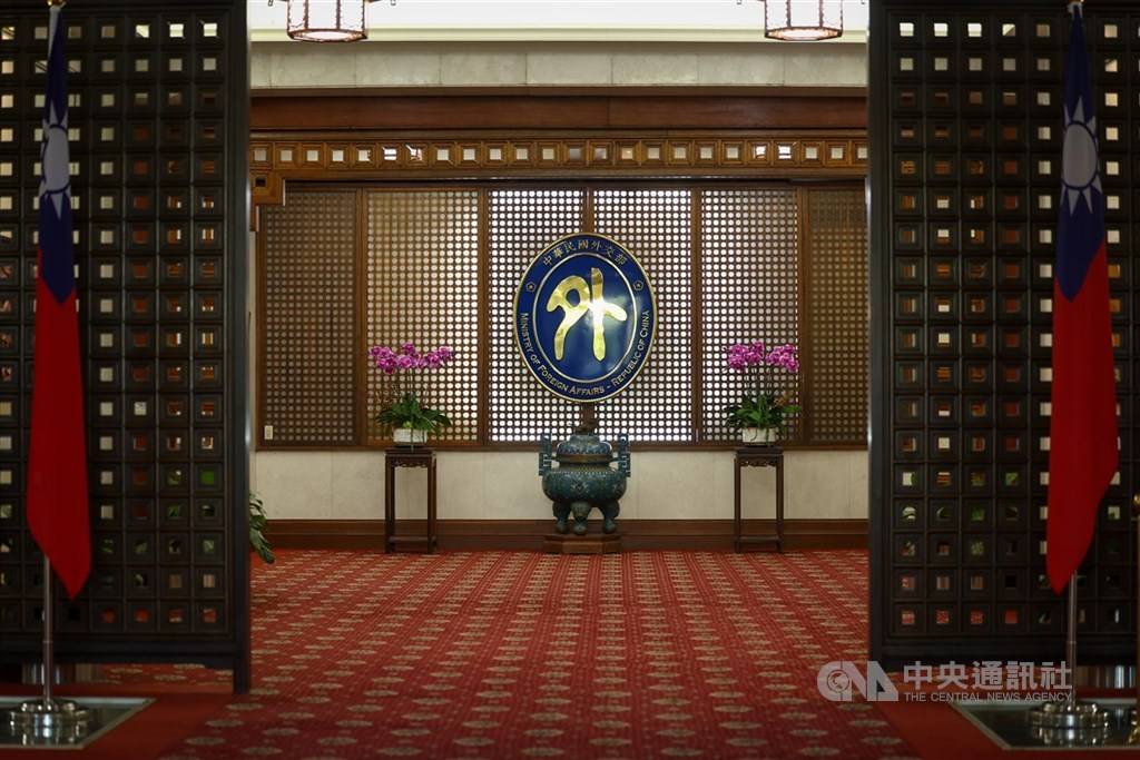 外交部持續深化台日交流,但官方高層互動仍受國際外交架構影響。(圖/中央社)